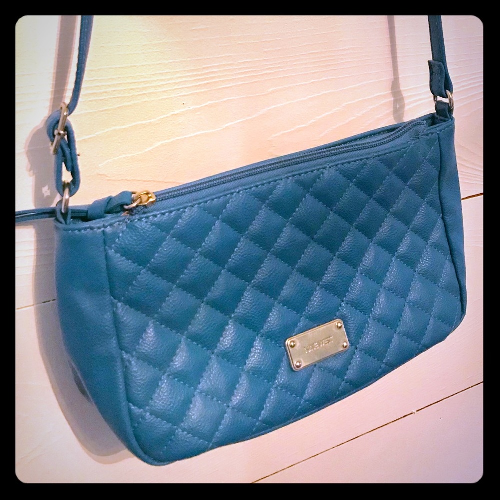 🎉5 FOR $25 sale 🎉 Blue crossbody purse